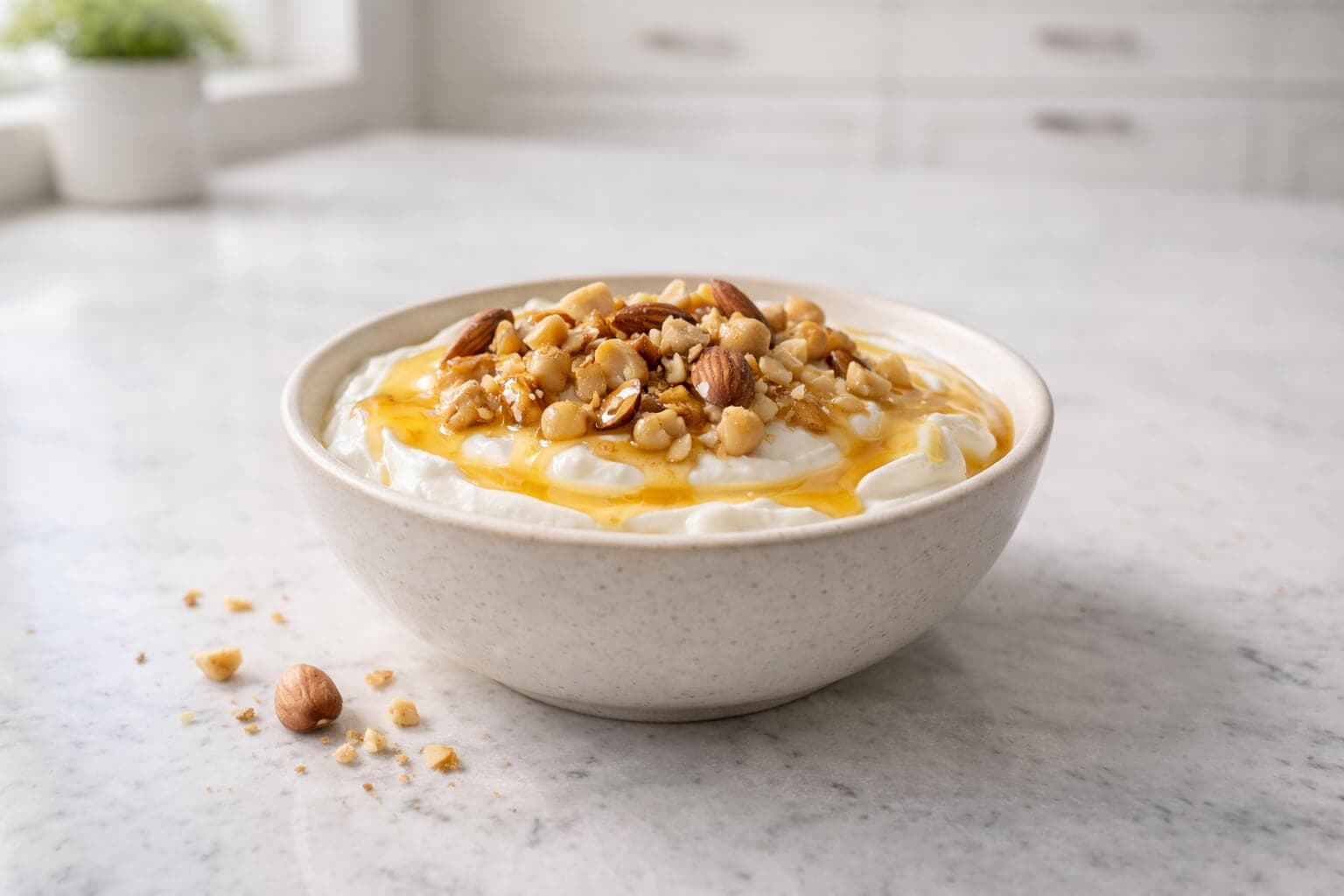 Yoghurt med honning og nøtter